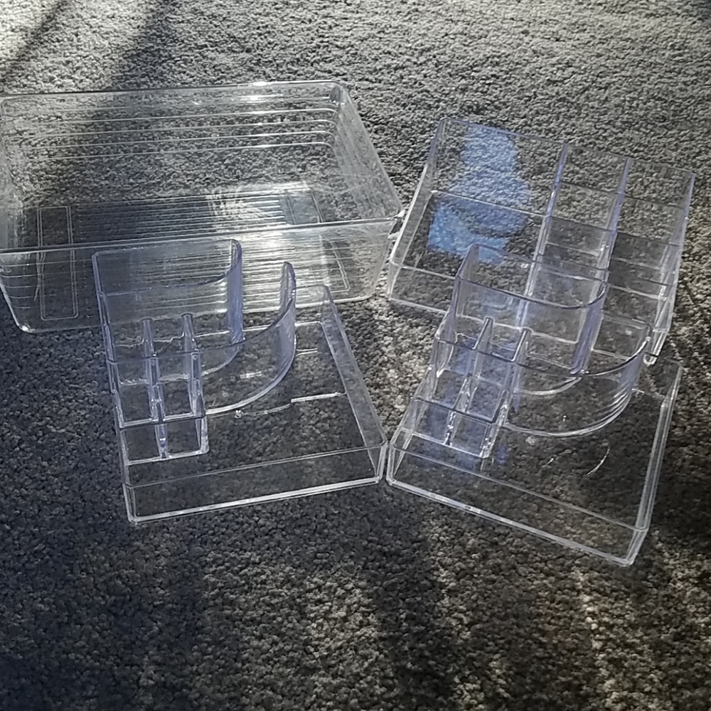 4 Makeup Holder Containers